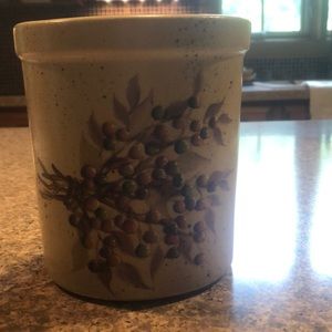 1 qt. Pottery High Jar